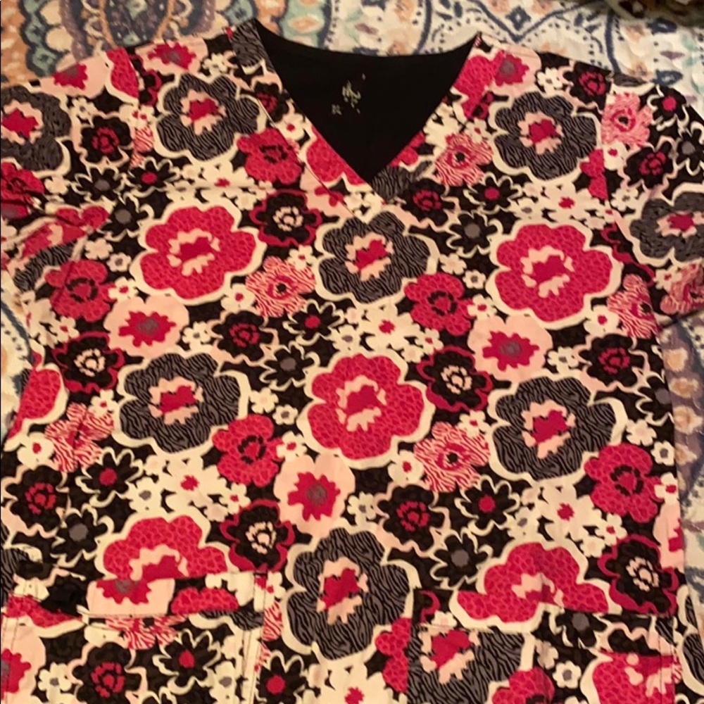Scrub top
